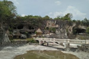 Lokasi dan Harga Tiket Masuk Setigi Gresik (Selo Tirto dan Giri), Pesona Keindahan Wisata Istana Batu Kapur