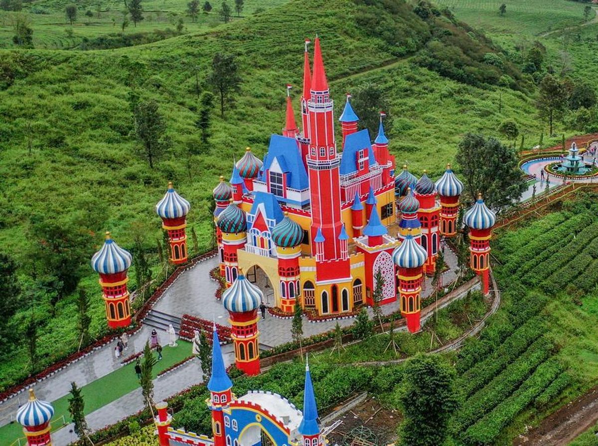 Lokasi dan Harga Tiket Masuk Flora Wisata D’Castello Subang, Destinasi Wisata Baru Dengan Segudang Wahana Seru